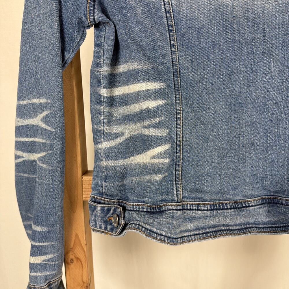 Ashley Vintage Charm Bleached Details Button Up Denim Jean Jacket #1245 Sizes L - Picture 6 of 7